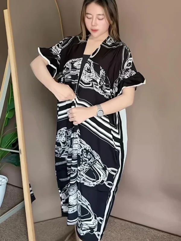 Monochrome Grace - Image 2